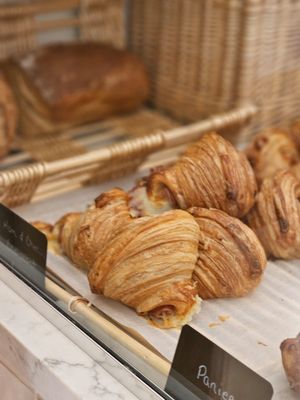 Des Croissants Paris by null