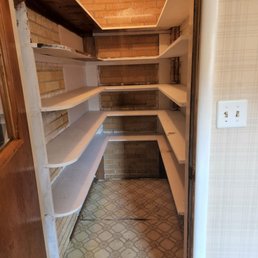 The walk in pantry looks great! The walk in pantry looks great!