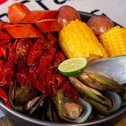 Bag O' Crab - Combination 1, its got crawfish, mussels, corn, potato, sausages