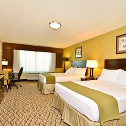 Holiday Inn Express & Suites Williston