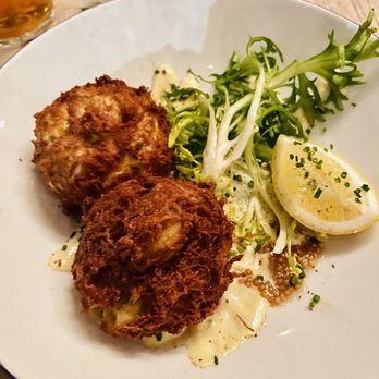 Earl's Premier - Crab cakes-- my entree. They were amazing, and the aioli was so good. - American Near Me - Kansas City, Missouri Earl's Premier - Crab cakes-- my entree. They were amazing, and the aioli was so good. - American Near Me - Kansas City, Missouri
