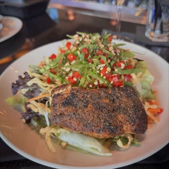 J. Alexander's - Thai salad with black and salmon - New American Near Me - West Bloomfield, Michigan
