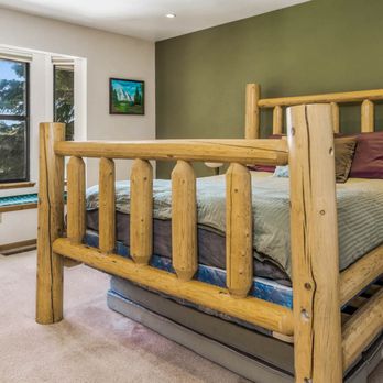 TahoeHouses - Bedroom Suite 1 - Vacation Rentals Near Me - Stateline, Nevada TahoeHouses - Bedroom Suite 1 - Vacation Rentals Near Me - Stateline, Nevada