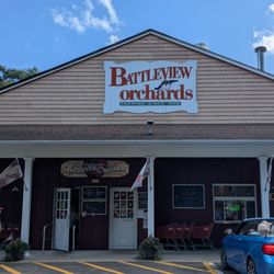Battleview Orchards - Exterior of country store