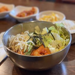 Halmae Noodle - Hanchi Deopbap