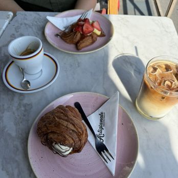 Ditta Artigianale Riva d'Arno - stracciatella, iced vanilla latte, espresso - Coffee & Tea Near Me - Florence, FI Ditta Artigianale Riva d'Arno - stracciatella, iced vanilla latte, espresso - Coffee & Tea Near Me - Florence, FI