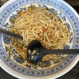 Ground Pork and Sichuan Pickle Rice Noodles 酸菜杂酱米线 Ground Pork and Sichuan Pickle Rice Noodles 酸菜杂酱米线
