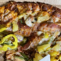 Deluxe with pineapple and banana peppers... Super Yum!!