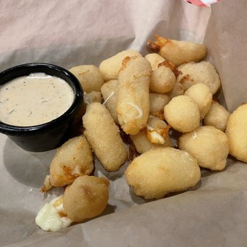 Famous Dave's Bar-B-Que - Fried CHEESE CURDS - Barbeque Near Me - Tualatin, Oregon