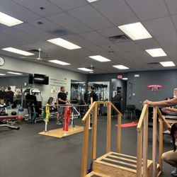ATI Physical Therapy - General floor setup