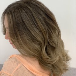 SMARTSTYLE - Model is Mikaela. Tina Crocco. 21years experience. license in California, Florida, Nebraska and Arkansas. Master and Craft stylist.