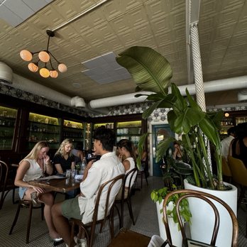 Hillside Farmacy - New American Near Me - Austin, Texas