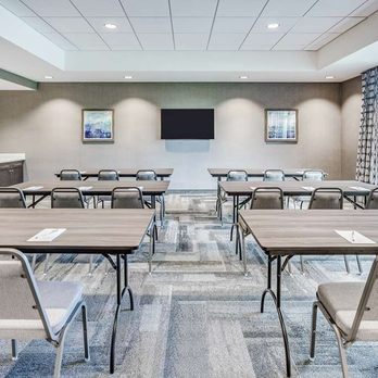 Hampton Inn & Suites Kittery-Portsmouth - Meeting Room - Hotels Near Me - Kittery, Maine