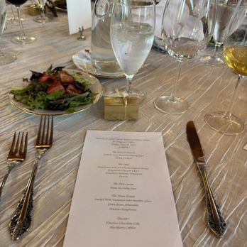 Frogtown - Table setting from Frogtown Cellars - Wineries Near Me - Dahlonega, Georgia