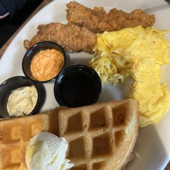 Huckleberry's Breakfast & Lunch - Golden Chicken n waffle - Cajun/Creole Near Me - Keller, Texas