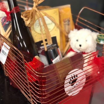 Bear Claw Vineyards - a wine bottle in a basket - Wineries Near Me - Blue Ridge, Georgia Bear Claw Vineyards - a wine bottle in a basket - Wineries Near Me - Blue Ridge, Georgia