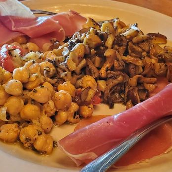 Farm To Table Bistro - Chickpea appetizer - American Near Me - Fishkill, New York