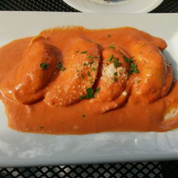 Piattini - Ravioli d'aragosta ($15) - Italian Near Me - Boston, Massachusetts Piattini - Ravioli d'aragosta ($15) - Italian Near Me - Boston, Massachusetts