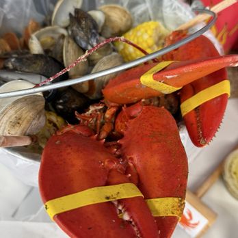 Quality Seafood - Lobster bucket - Seafood Markets Near Me - Redondo Beach, California