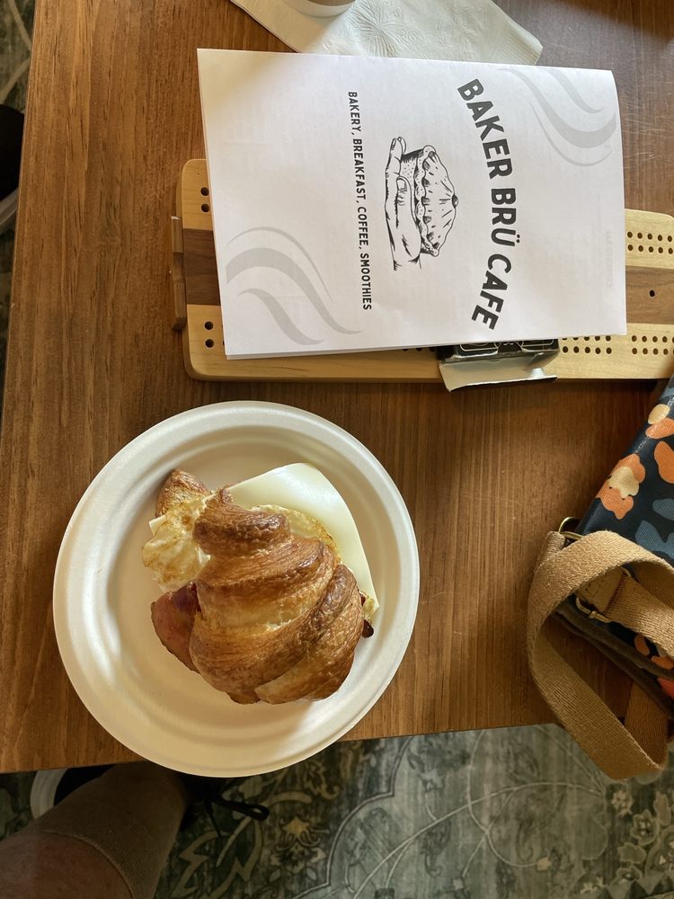 Baker Bru Cafe Logo