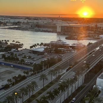 Pier Top - Sunset view - Lounges Near Me - Fort Lauderdale, Florida Pier Top - Sunset view - Lounges Near Me - Fort Lauderdale, Florida