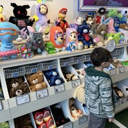 Build-A-Bear - Hall Of Fame Village