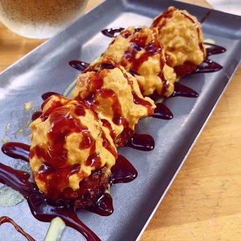 SuViche - Sushi and Ceviche - Spicy Salmon Roll - Sushi Bars Near Me - Miami, Florida SuViche - Sushi and Ceviche - Spicy Salmon Roll - Sushi Bars Near Me - Miami, Florida