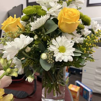 Moreno Valley Flower Box - Yessss to the flower choice - Florists Near Me - Moreno Valley, California Moreno Valley Flower Box - Yessss to the flower choice - Florists Near Me - Moreno Valley, California