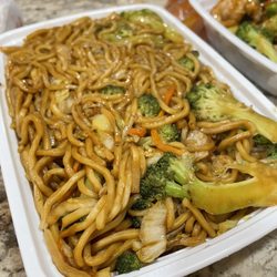 China House - Vegetable Lo Mein
