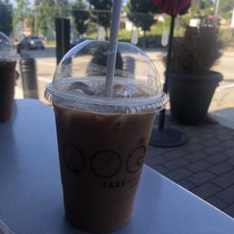 Medium iced coffee with oat milk Medium iced coffee with oat milk