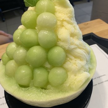 Oakobing - 5/5 Melon Mango with Fresh Melon Balls and Mango Shaved Ice in a Melon - Shaved Ice Near Me - Los Angeles, California Oakobing - 5/5 Melon Mango with Fresh Melon Balls and Mango Shaved Ice in a Melon - Shaved Ice Near Me - Los Angeles, California