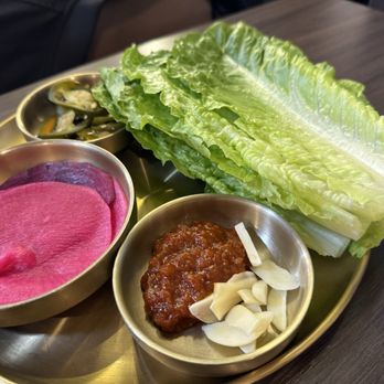 Mugunghwa - Ssam plate that came with our dishes - Soup Near Me - El Cerrito, California