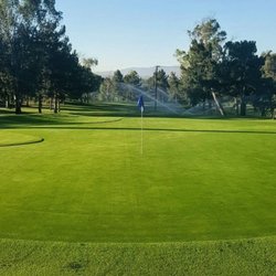 Southern California Golf Schools - Great Quality Grass Conditions.