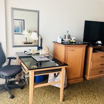 Hilton Vancouver Metrotown - Hotels Near Me - Burnaby, British Columbia Hilton Vancouver Metrotown - Hotels Near Me - Burnaby, British Columbia