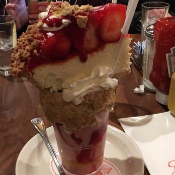 Junior's Restaurant - Bakeries Near Me - Brooklyn, New York