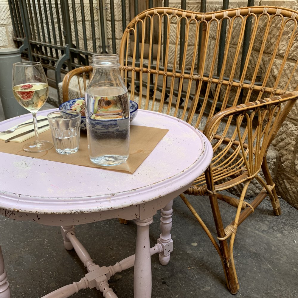 Marinette - Pretty seating - Bakeries Near Me - Nice, 06 Marinette - Pretty seating - Bakeries Near Me - Nice, 06