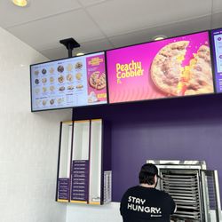 Insomnia Cookies - Inside
