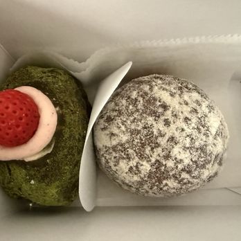 I'm donut ? - Oishii Matcha Strawberry Cream (Summer Seasonal) & I'm donut? Original-Late upload - Donuts Near Me - New York, New York