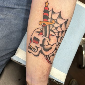 Mammoth Tattoo Studio - Tattoo Near Me - Kirkland, Washington