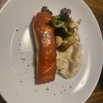 Cracked Pepper Bistro - Salmon with mashed potatoes - New American Near Me - Fresno, California Cracked Pepper Bistro - Salmon with mashed potatoes - New American Near Me - Fresno, California