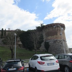 P2 Parcheggio - park right at the southern entrance