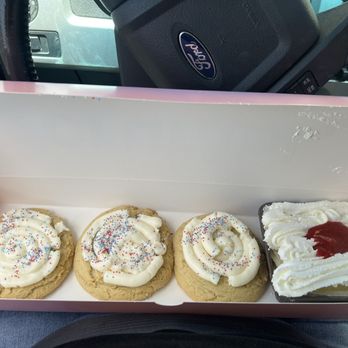 Crumbl - The Forum - Bad cookie decorating - Bakeries Near Me - Selma, Texas