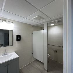 Henlopen Hotel - Lobby restroom