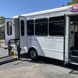 Moon's Texas Shuttle - ADA Certified Braun Lift