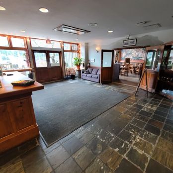 Howe Sound Inn & Brewing Co. - Lobby - Brewpubs Near Me - Squamish, British Columbia