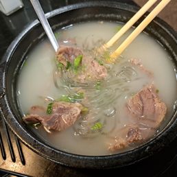 Seolleongtang