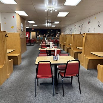 Uncles' Local Diner - Breakfast & Brunch Near Me - Hancock, Michigan