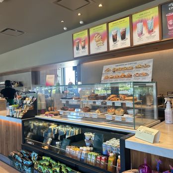 Starbucks - Coffee & Tea Near Me - Mundelein, Illinois