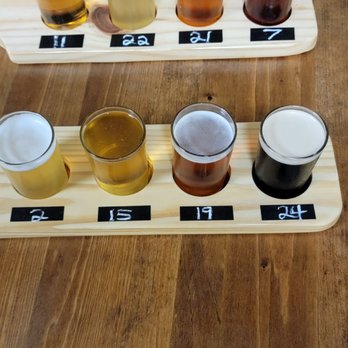 Growler Country - Beer flights - Beer Bar Near Me - Tallahassee, Florida Growler Country - Beer flights - Beer Bar Near Me - Tallahassee, Florida
