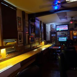 Jack's Pub - Vintage classic shuffleboard